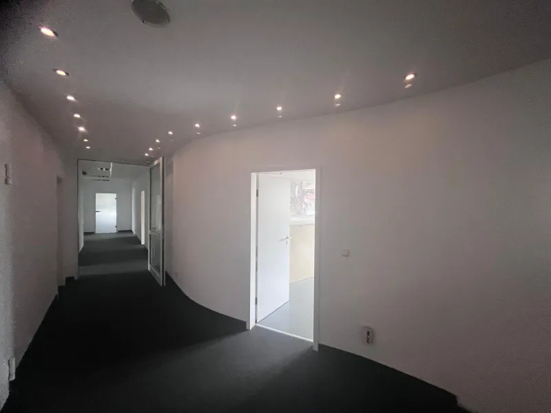 Innenausbau mit vorbereiteten Wandflächen